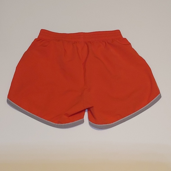 Women's UA 4" running shorts - Picture 2 of 3